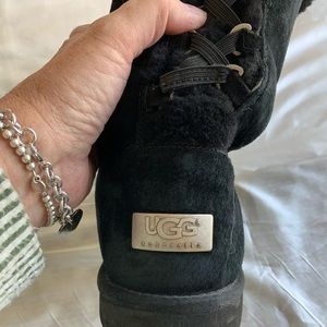Ugg Boots sz 9 Good Used Condition Black/Silver